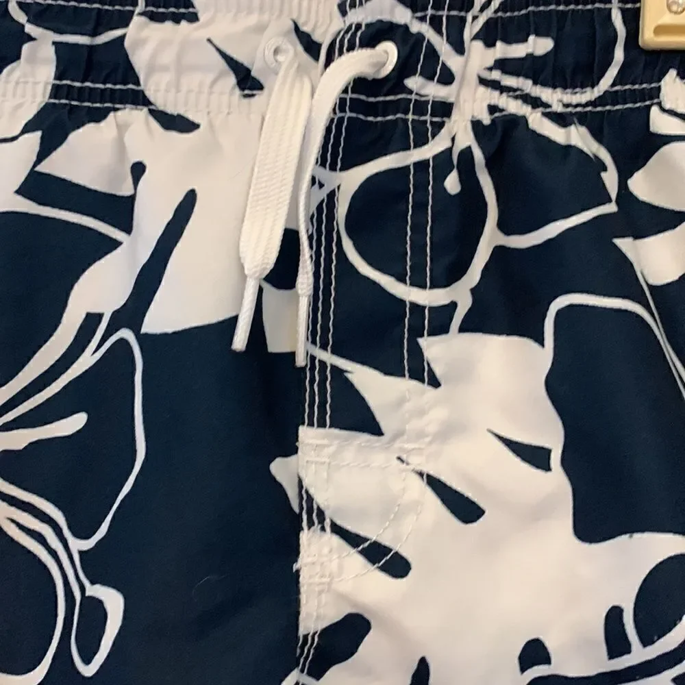 3/$30 Old Navy navy and white boys swim trunks with pockets. Size L( 10-12 )